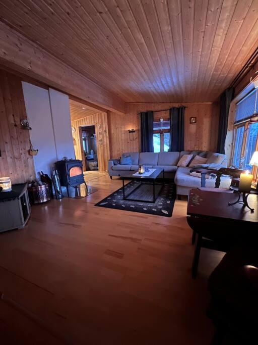 Cozy And Spacious Cabin Svensby Esterno foto