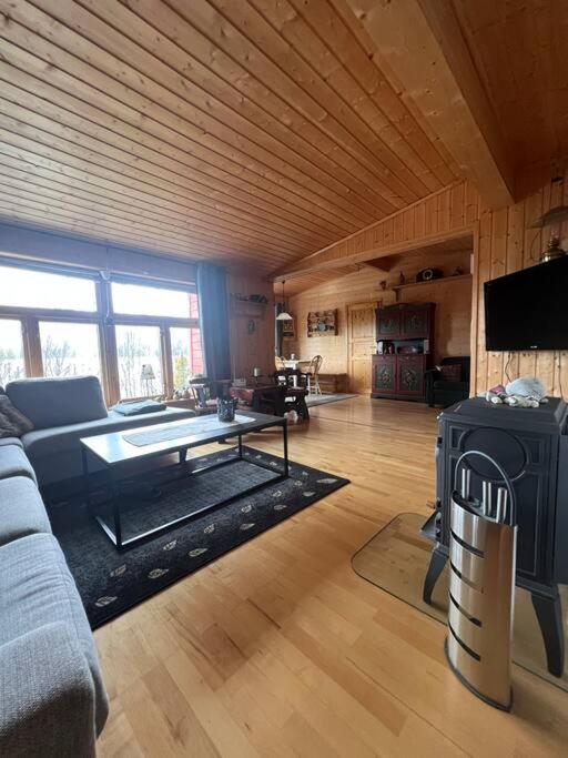 Cozy And Spacious Cabin Svensby Esterno foto