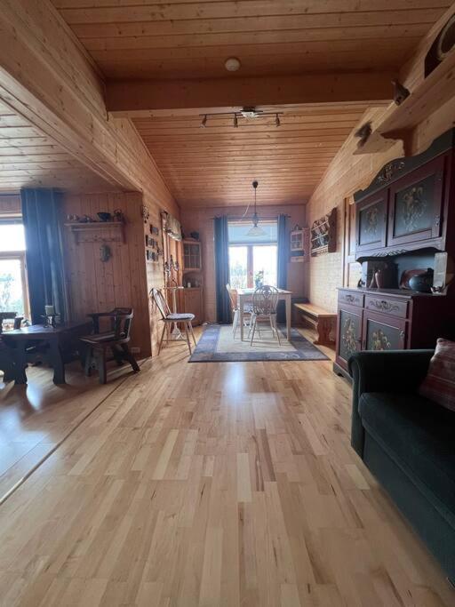 Cozy And Spacious Cabin Svensby Esterno foto