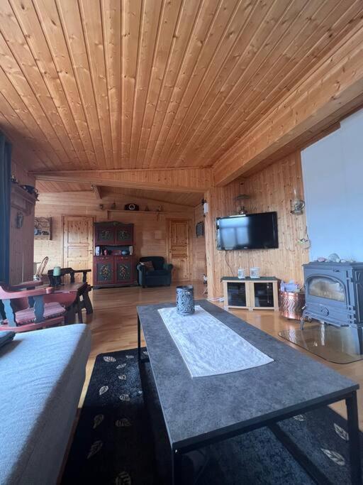 Cozy And Spacious Cabin Svensby Esterno foto